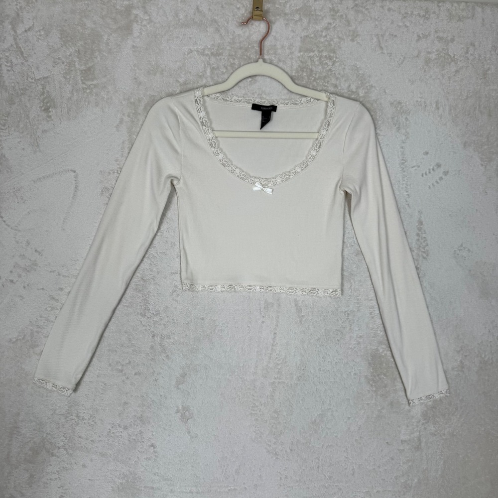 Forever 21‎ Coquette Lace Trim Ribbed Crop Top Balletcore Long Sleeve Baby Tee S